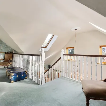 Cherrygarth White Hall