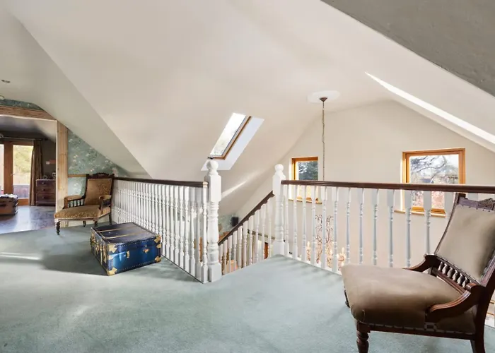 Cherrygarth White Hall